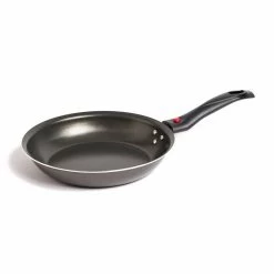 Quest Frying Pan 20cm -Vango Camp Essentials go 365208 z